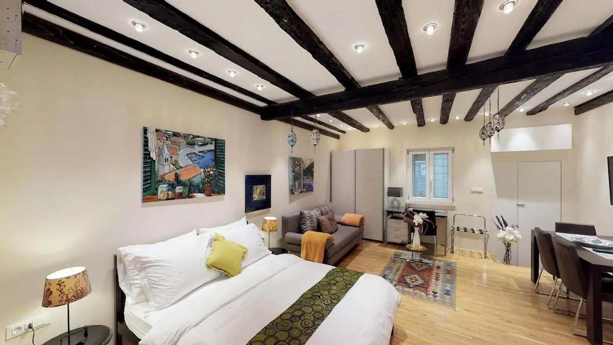Diocletian Studio Apartments Сплит