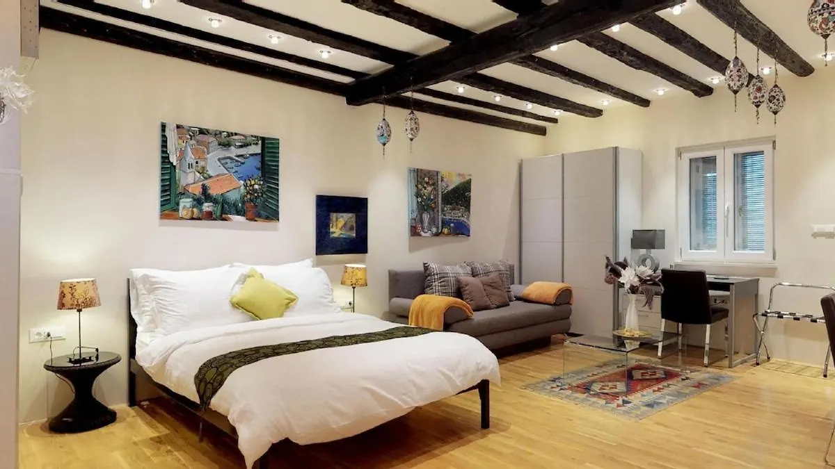 Diocletian Studio Apartments Сплит